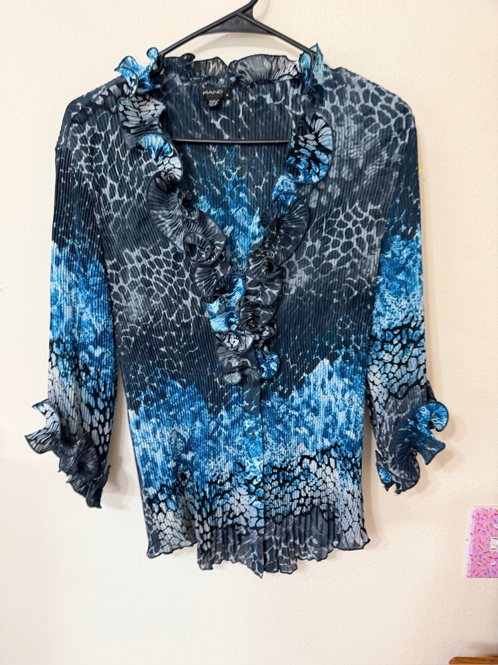 Piano button blouse size M